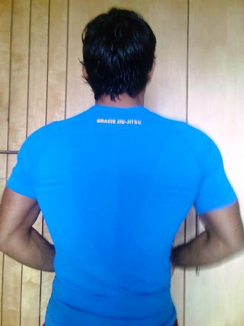 rashguard blue back